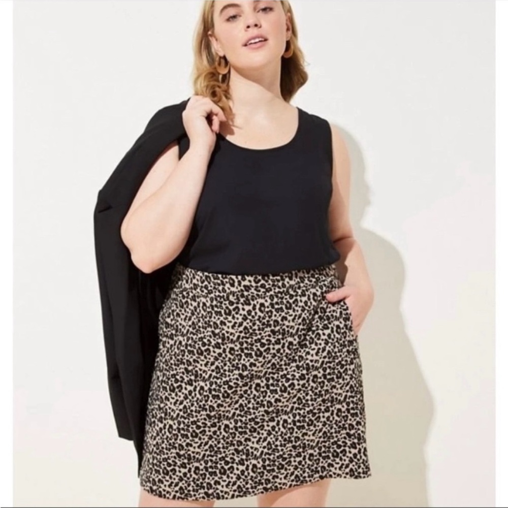 LOFT PLUS Leopard Print Jacquard Skirt with Flat Front Pockets
